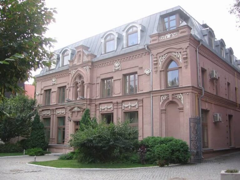 Катеринославський цегляний стиль