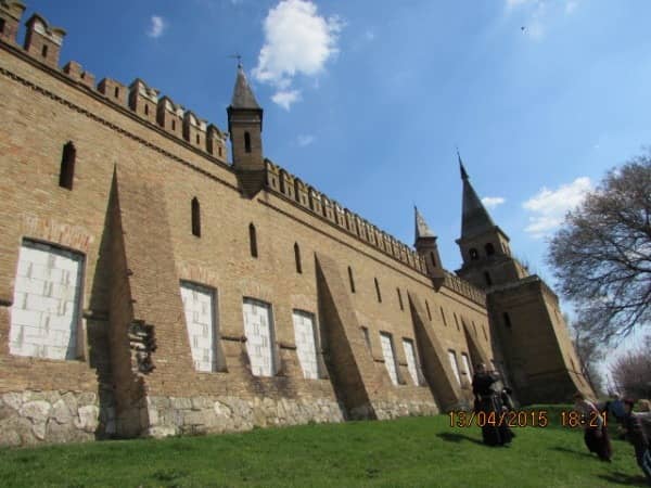 Старовинні маєтки України