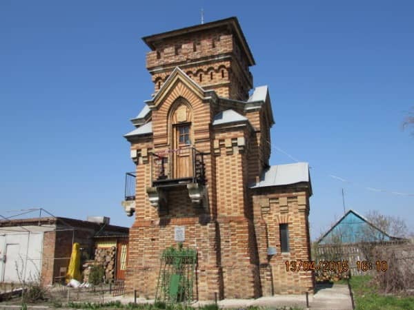 Старовинні маєтки України